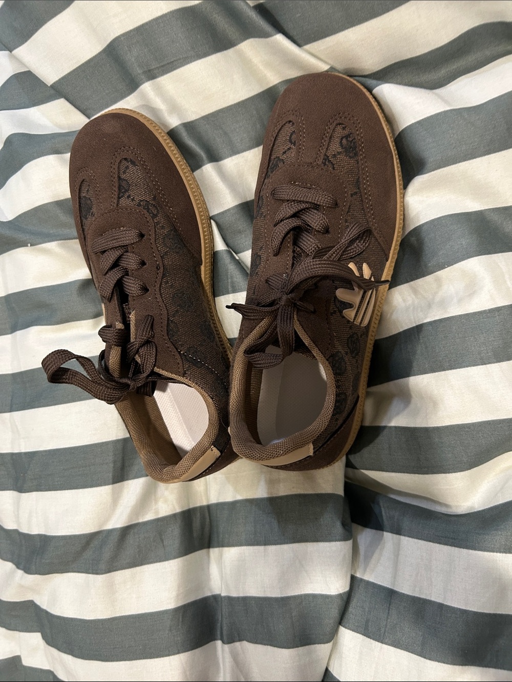 Brown Low-Top Lace-Up Sneakers